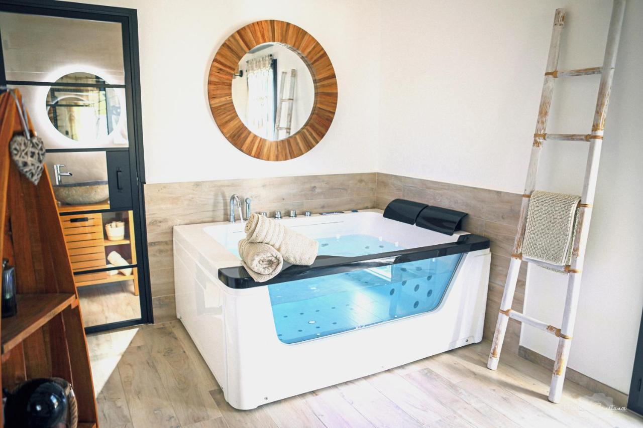 Villa Cocoon - Love Room Cocooning & 50 Nuances Cuges-les-Pins Exteriör bild